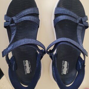 Ladies Skechers SLip-in Navy Sandals
